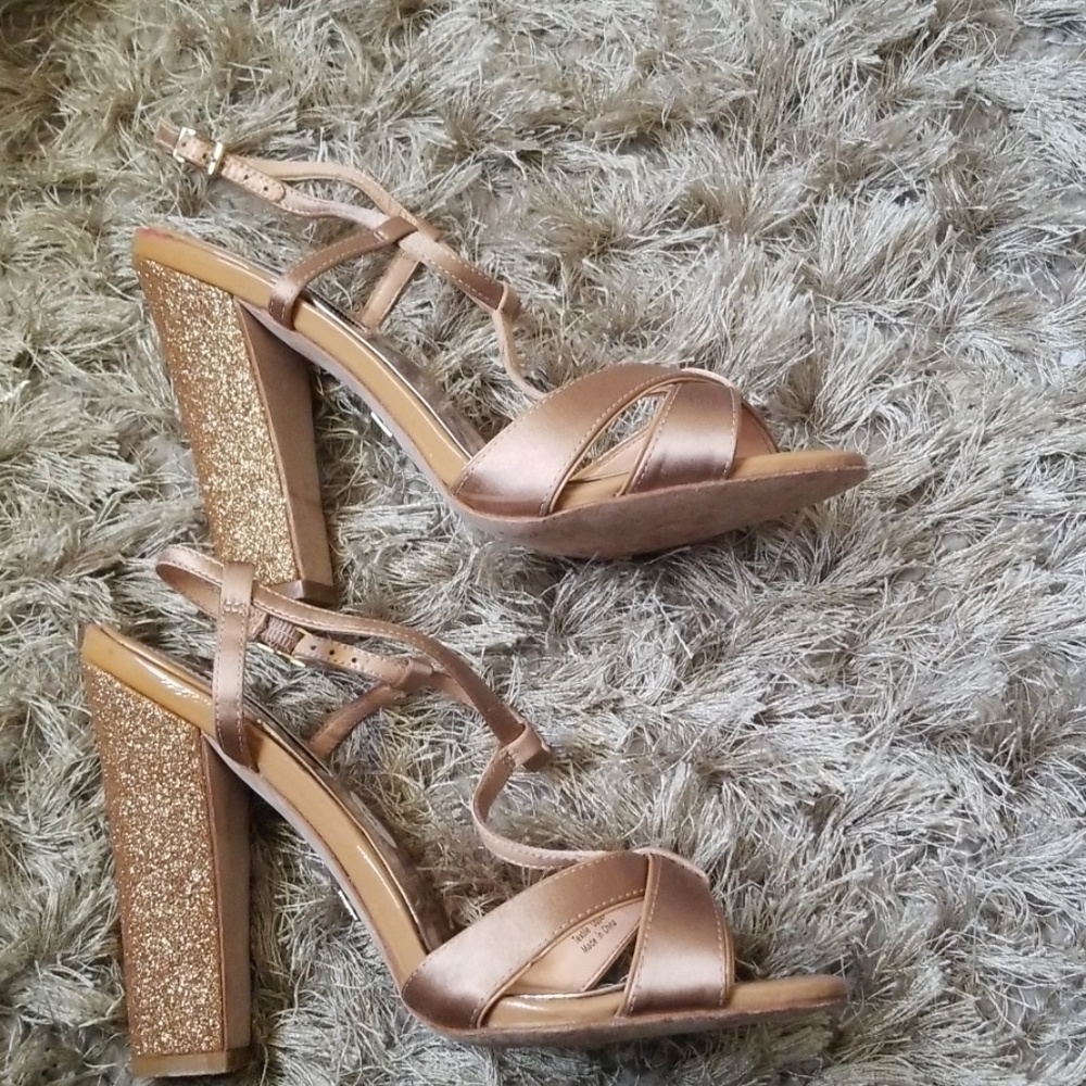 Shoes - Picture 3 of 5